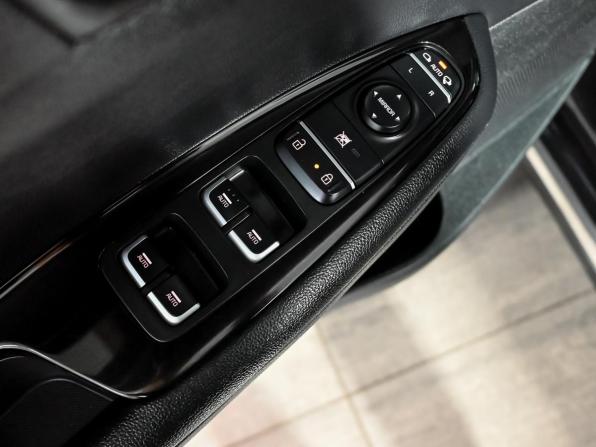 Kia Optima IV Рестайлинг с пробегом 2018 года, цена 1 960 000 рублей, 149861 км, седан, Автокод Объявления