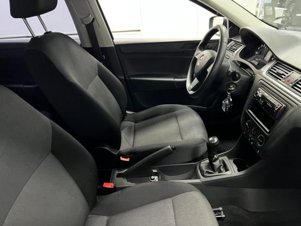 Skoda Rapid I с пробегом 2015 года, цена 1 199 900 рублей, 100500 км, лифтбек, Автокод Объявления