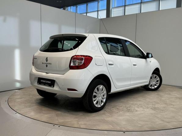 Renault Sandero II с пробегом 2016 года, цена 850 000 рублей, 124451 км, хэтчбек, Автокод Объявления