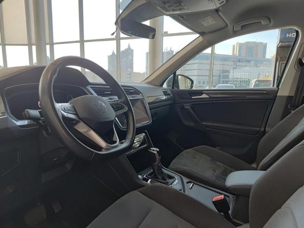 Volkswagen Tiguan II Рестайлинг с пробегом 2021 года, цена 3 350 000 рублей, 89761 км, внедорожник, Автокод Объявления