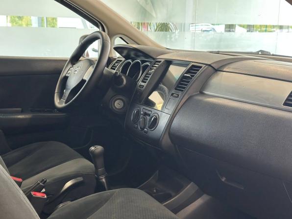 Nissan Tiida I Рестайлинг с пробегом 2011 года, цена 657 000 рублей, 220336 км, хэтчбек, Автокод Объявления