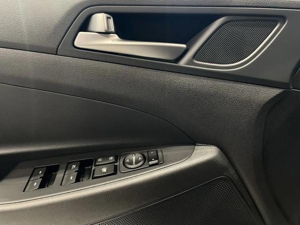 Hyundai Tucson III с пробегом 2018 года, цена 2 220 000 рублей, 77035 км, внедорожник, Автокод Объявления
