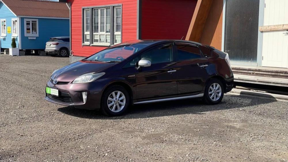 Toyota Prius III Рестайлинг (XW30) Санкт-Петербург  - изображение 1