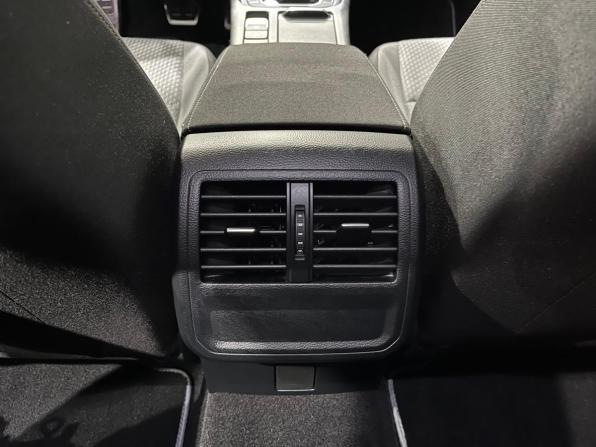 Volkswagen Passat B8 Рестайлинг с пробегом 2021 года, цена 2 330 000 рублей, 68925 км, седан, Автокод Объявления