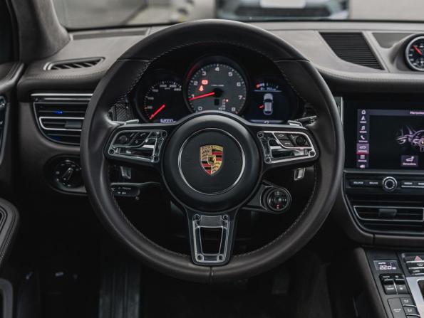 Porsche Macan I Рестайлинг с пробегом 2019 года, цена 5 798 000 рублей, 61998 км, внедорожник, Автокод Объявления