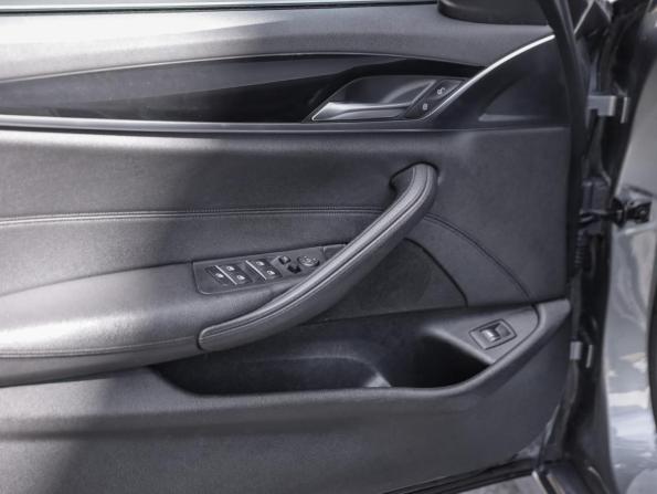 BMW 5 серии VII (G30/G31/G38) с пробегом 2017 года, цена 2 375 000 рублей, 266703 км, седан, Автокод Объявления