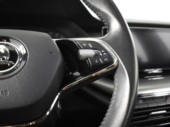 Skoda Octavia IV (A8) с пробегом 2021 года, цена 1 843 100 рублей, 173871 км, лифтбек, Автокод Объявления