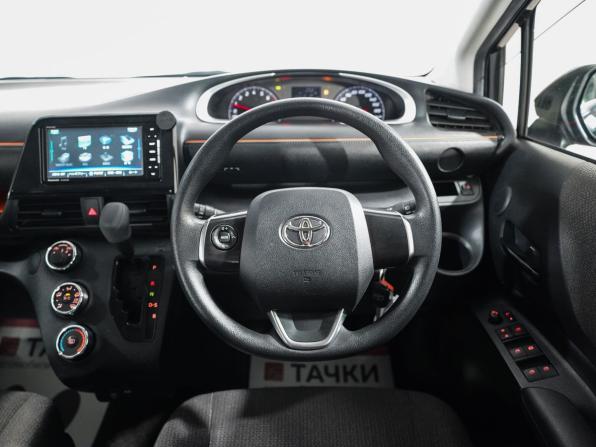 Toyota Sienta II Рестайлинг с пробегом 2021 года, цена 1 550 000 рублей, 120219 км, компактвэн, Автокод Объявления
