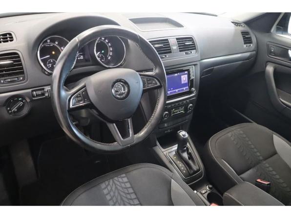 Skoda Yeti I Рестайлинг с пробегом 2017 года, цена 1 428 000 рублей, 117682 км, внедорожник, Автокод Объявления