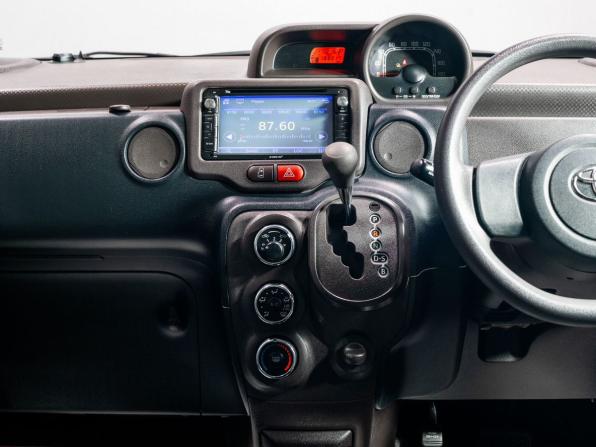 Toyota Spade с пробегом 2014 года, цена 900 000 рублей, 188000 км, компактвэн, Автокод Объявления