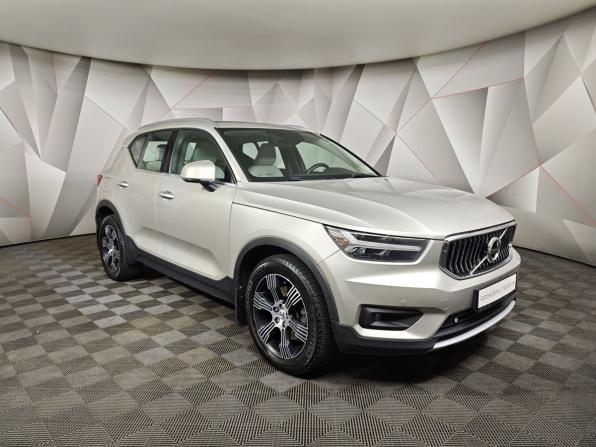 Volvo XC40 I с пробегом 2019 года, цена 2 290 000 рублей, 209909 км, внедорожник, Автокод Объявления