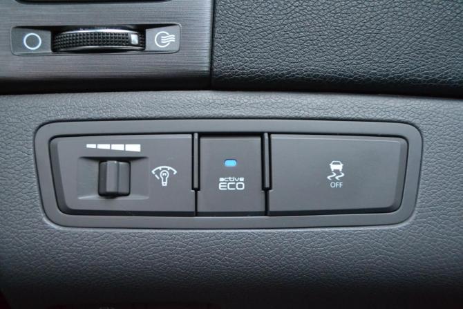Hyundai Sonata VI (YF) с пробегом 2011 года, цена 880 000 рублей, 107432 км, седан, Автокод Объявления