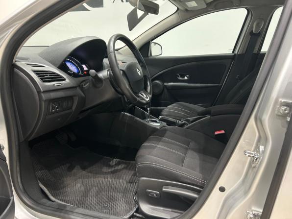 Renault Fluence I Рестайлинг с пробегом 2014 года, цена 699 000 рублей, 171473 км, седан, Автокод Объявления
