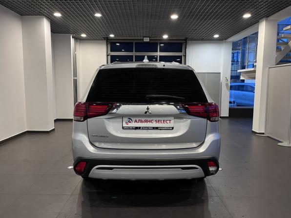 Mitsubishi Outlander III Рестайлинг 3 с пробегом 2021 года, цена 1 990 000 рублей, 114830 км, внедорожник, Автокод Объявления