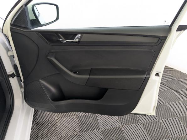 Skoda Rapid I Рестайлинг с пробегом 2019 года, цена 1 299 000 рублей, 134689 км, лифтбек, Автокод Объявления