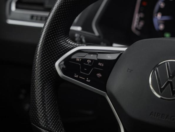 Volkswagen Tiguan II Рестайлинг с пробегом 2021 года, цена 3 549 000 рублей, 122615 км, внедорожник, Автокод Объявления
