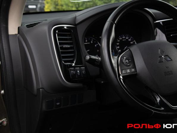 Mitsubishi Outlander III Рестайлинг 2 с пробегом 2015 года, цена 1 423 000 рублей, 229521 км, внедорожник, Автокод Объявления