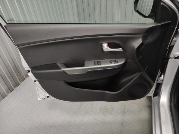 Kia Rio III Рестайлинг с пробегом 2017 года, цена 1 129 000 рублей, 115084 км, седан, Автокод Объявления