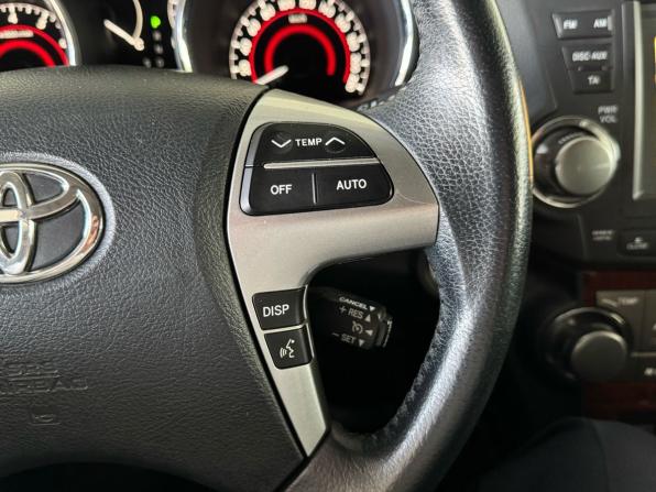 Toyota Highlander II (XU40) Рестайлинг с пробегом 2012 года, цена 1 799 000 рублей, 213558 км, внедорожник, Автокод Объявления