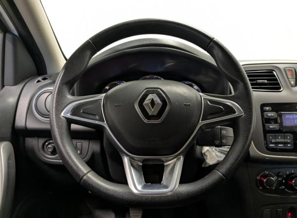 Renault Logan II Рестайлинг с пробегом 2022 года, цена 900 000 рублей, 148756 км, седан, Автокод Объявления