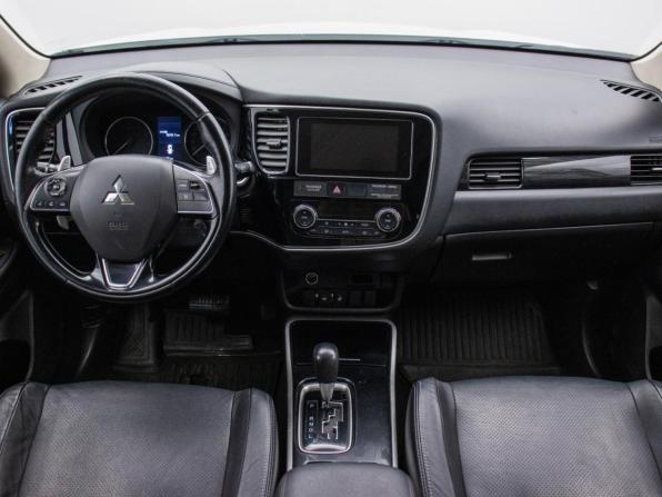 Mitsubishi Outlander III Рестайлинг 2 с пробегом 2018 года, цена 1 700 000 рублей, 256134 км, внедорожник, Автокод Объявления