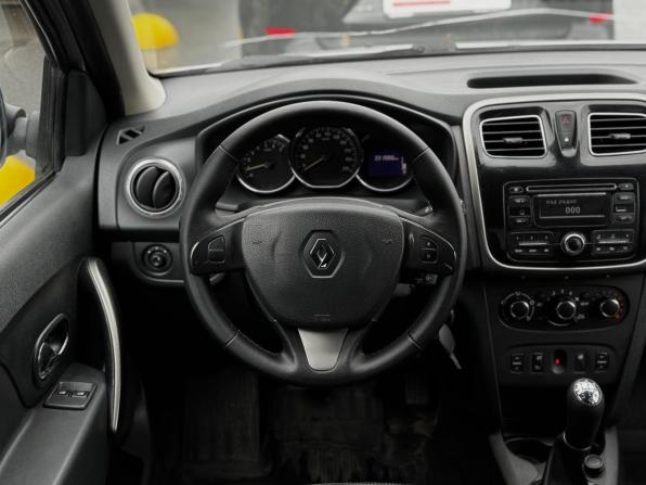Renault Logan II с пробегом 2015 года, цена 479 000 рублей, 331986 км, седан, Автокод Объявления