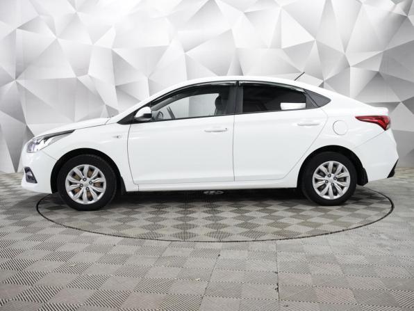 Hyundai Solaris II с пробегом 2018 года, цена 1 350 000 рублей, 101000 км, седан, Автокод Объявления