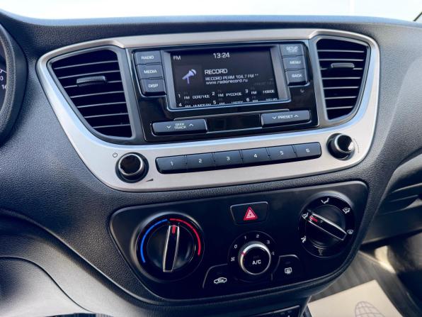 Hyundai Solaris II с пробегом 2018 года, цена 1 395 000 рублей, 59900 км, седан, Автокод Объявления
