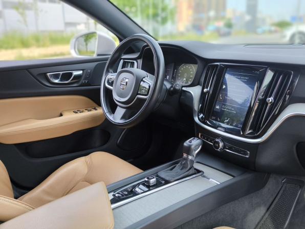 Volvo V60 Cross Country II с пробегом 2019 года, цена 3 050 000 рублей, 161476 км, универсал, Автокод Объявления