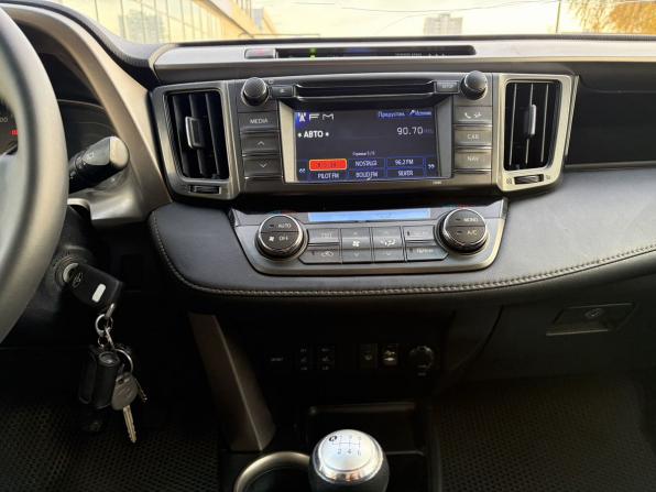 Toyota RAV4 IV (XA40) с пробегом 2013 года, цена 1 650 000 рублей, 247015 км, внедорожник, Автокод Объявления