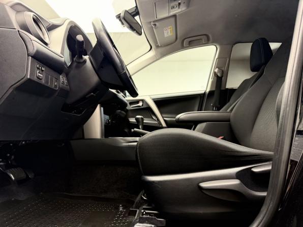 Toyota RAV4 IV (XA40) Рестайлинг с пробегом 2018 года, цена 2 561 000 рублей, 84805 км, внедорожник, Автокод Объявления