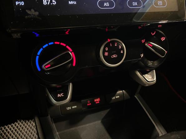 Kia Rio IV с пробегом 2018 года, цена 1 050 000 рублей, 213617 км, седан, Автокод Объявления