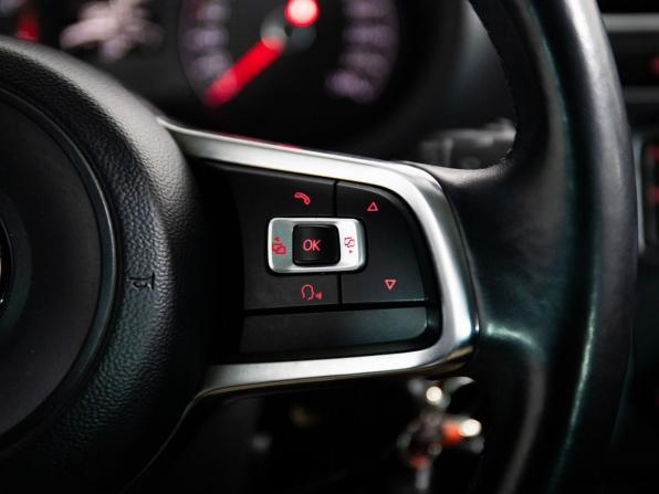 Volkswagen Polo V Рестайлинг с пробегом 2019 года, цена 1 200 000 рублей, 120231 км, седан, Автокод Объявления