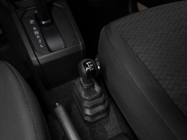 Suzuki Jimny IV с пробегом 2025 года, цена 4 400 000 рублей, 25 км, внедорожник, Автокод Объявления