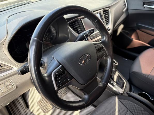 Hyundai Solaris II с пробегом 2018 года, цена 1 249 000 рублей, 185327 км, седан, Автокод Объявления