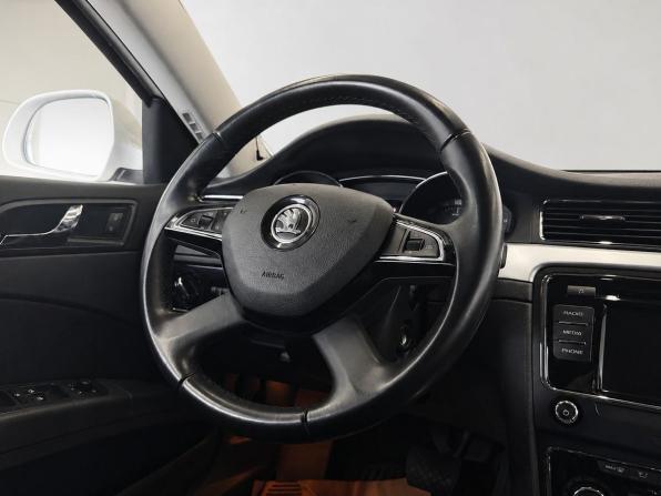 Skoda Superb II Рестайлинг с пробегом 2014 года, цена 1 499 000 рублей, 130000 км, лифтбек, Автокод Объявления