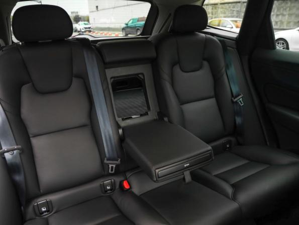 Volvo XC60 II Рестайлинг с пробегом 2021 года, цена 4 449 000 рублей, 59548 км, внедорожник, Автокод Объявления