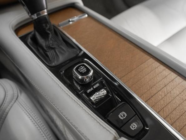 Volvo XC90 II с пробегом 2017 года, цена 3 080 000 рублей, 181472 км, внедорожник, Автокод Объявления