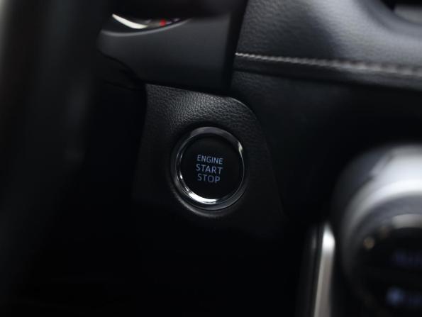 Toyota RAV4 V (XA50) с пробегом 2022 года, цена 3 299 777 рублей, 44836 км, внедорожник, Автокод Объявления