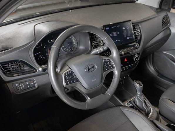 Hyundai Solaris II Рестайлинг с пробегом 2022 года, цена 1 836 000 рублей, 57504 км, седан, Автокод Объявления