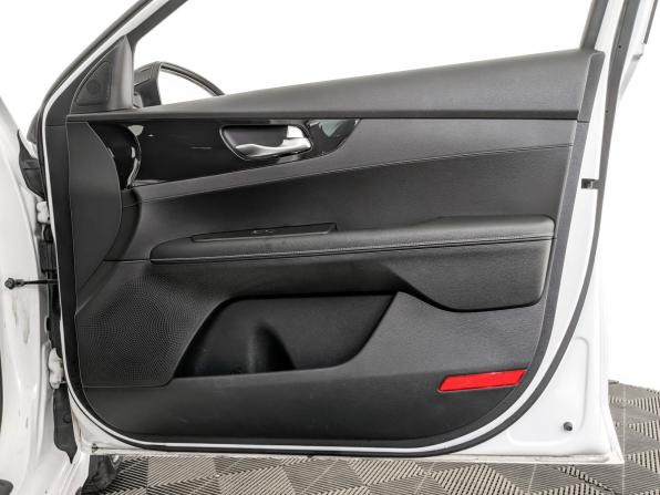 Kia Cerato IV с пробегом 2021 года, цена 2 055 000 рублей, 90384 км, седан, Автокод Объявления