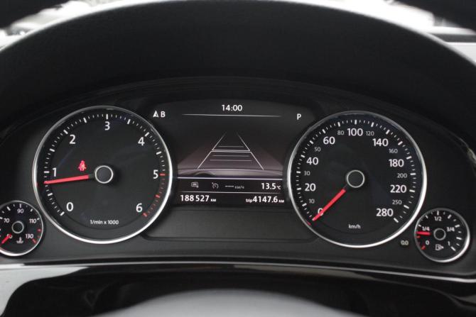 Volkswagen Touareg II Рестайлинг с пробегом 2017 года, цена 3 600 000 рублей, 188527 км, внедорожник, Автокод Объявления