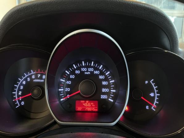 Kia Rio III Рестайлинг с пробегом 2017 года, цена 965 000 рублей, 178645 км, седан, Автокод Объявления
