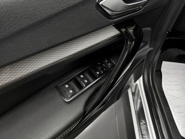 Lada (ВАЗ) Vesta I Рестайлинг (NG) с пробегом 2023 года, цена 1 175 000 рублей, 46313 км, седан, Автокод Объявления