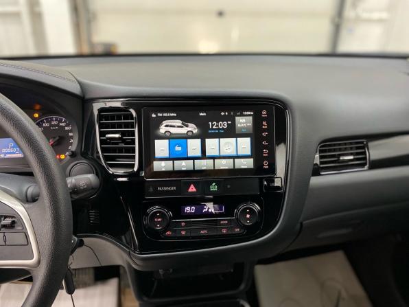Mitsubishi Outlander III Рестайлинг 3 с пробегом 2022 года, цена 2 890 000 рублей, 607 км, внедорожник, Автокод Объявления