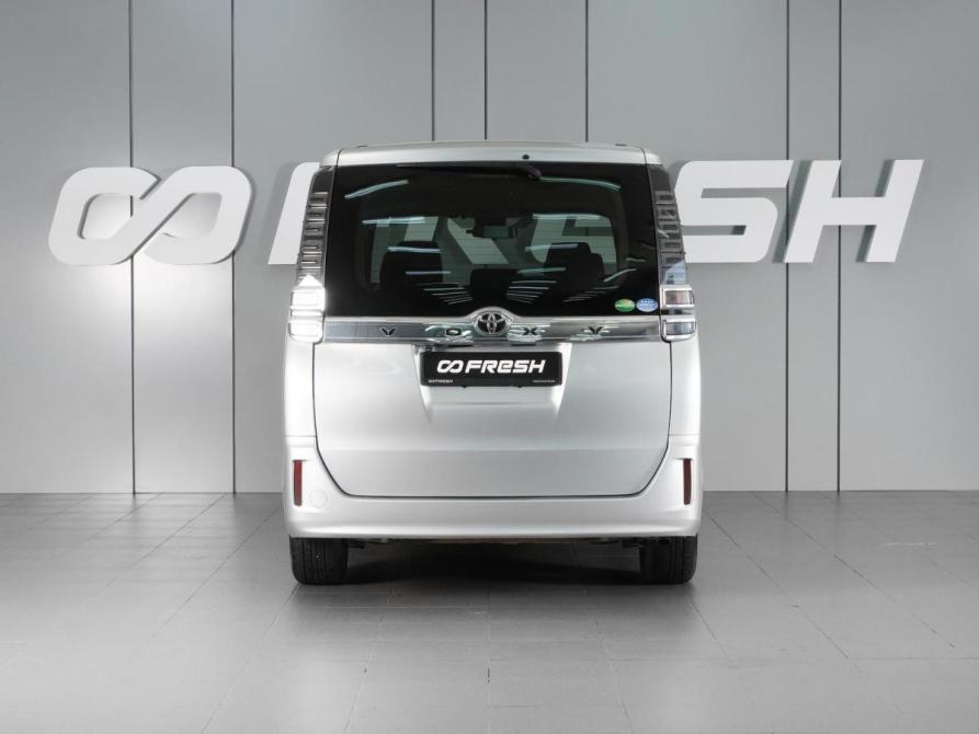 Toyota Voxy III (R80) Рестайлинг Минеральные Воды  - изображение 4