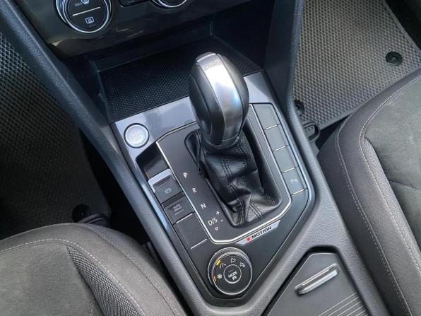 Volkswagen Tiguan II с пробегом 2018 года, цена 2 575 090 рублей, 160055 км, внедорожник, Автокод Объявления