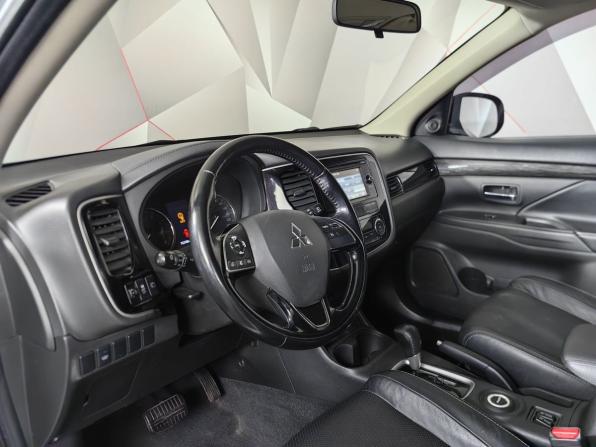 Mitsubishi Outlander III Рестайлинг 2 с пробегом 2016 года, цена 1 839 000 рублей, 152783 км, внедорожник, Автокод Объявления