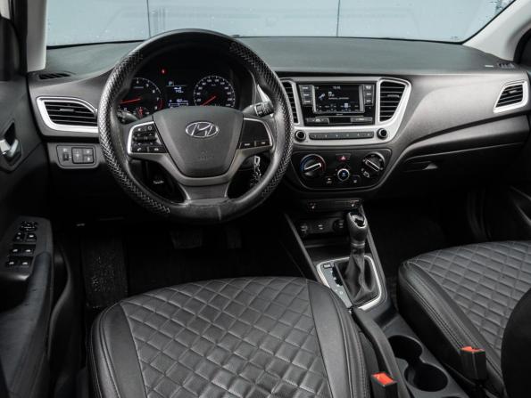 Hyundai Solaris II Рестайлинг с пробегом 2021 года, цена 1 645 000 рублей, 67978 км, седан, Автокод Объявления