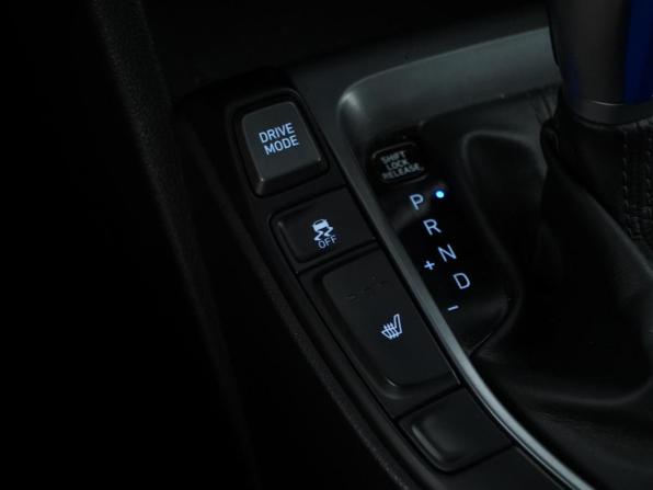 Hyundai Veloster II с пробегом 2018 года, цена 1 577 077 рублей, 153068 км, хэтчбек, Автокод Объявления